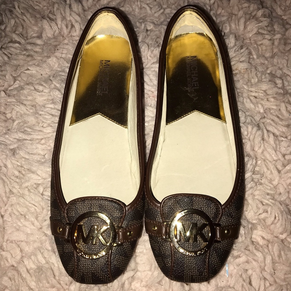MICHAEL KORS BROWN MINI MK FLATS